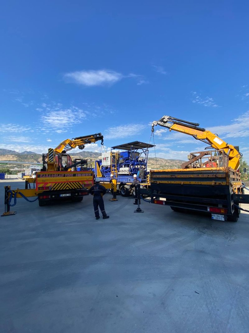 Denizli İnşaat Projelerinde Neden Profesyonel Vinç Kiralama Tercih Edilmeli?