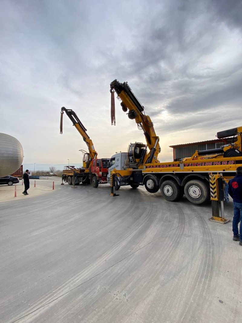 Denizli Bölgesinde Fabrika ve Sanayi Tesislerinde Vinç Kiralamanın Önemi